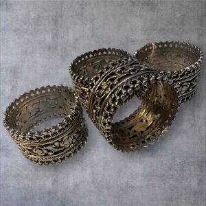 Set of 4 - Silver Tone Metal Napkin Rings‎ Floral Pattern